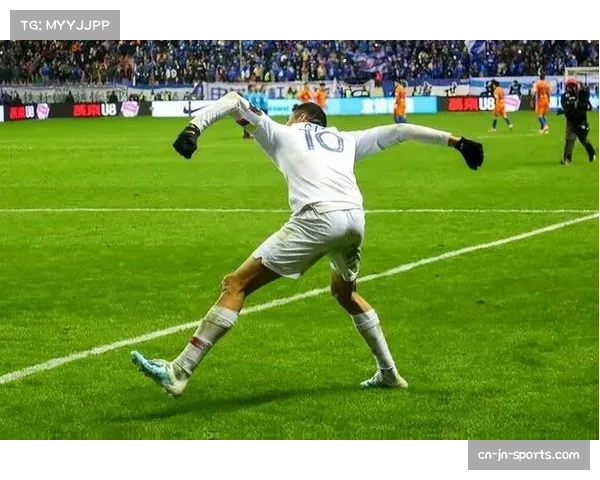 热刺本坦库尔与帕利尼亚组合被指缺乏推进能力